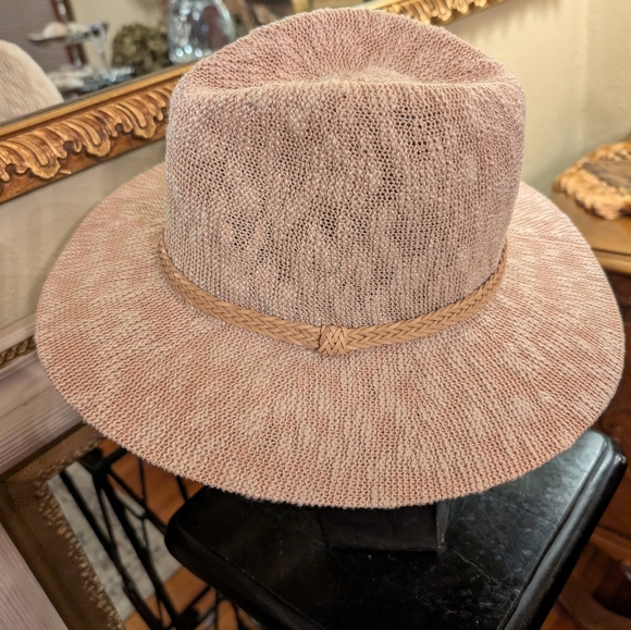 Macchia di Ruggine Blush Pink Fedora hat - Picture 1 of 6
